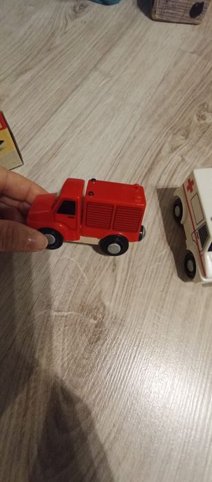 Zestaw pojazdów drewnianych playtive junior