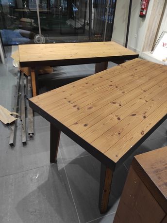 Mesa em madeira e metal usada
