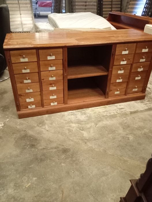 Vendo este móvel muito bonito bom estado