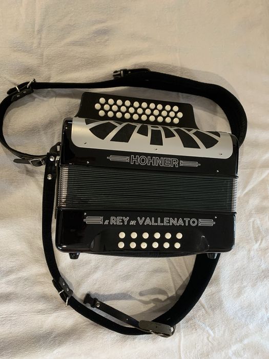 Concertina Hohner em Fá