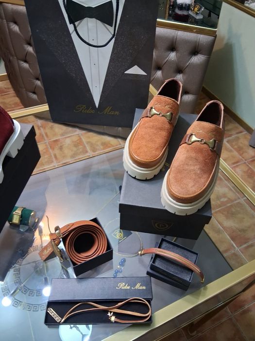 Sapatos em pele+fio+pulseira+cinto