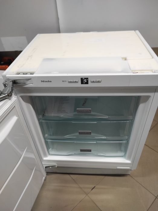Морозильная камера miele F 31202 UI.