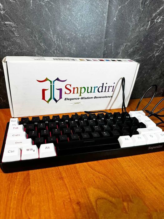 Snpurdiri V800 дротова ігрова клавіатура Міні-клавіатура зі RGB. СТОК.