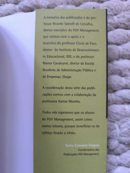 "Administração de marketing no mundo contemporâneo" de Ben Thion Chi