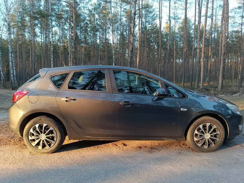 Opel astra J benzyna