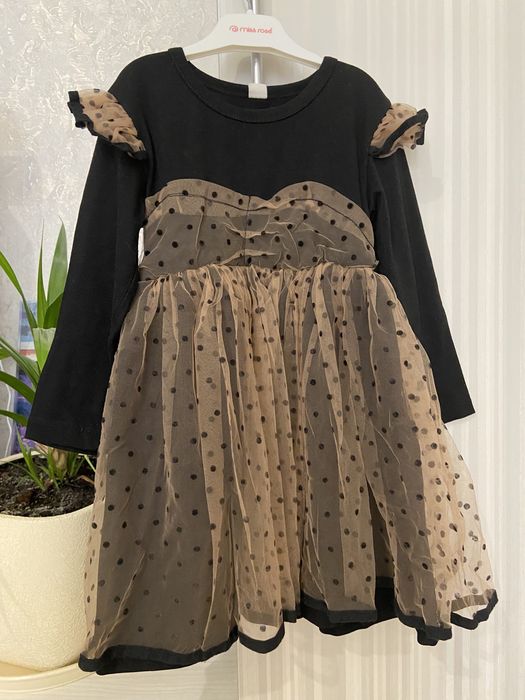 Нарядна сукня для дівчинки. Святкова сукня.