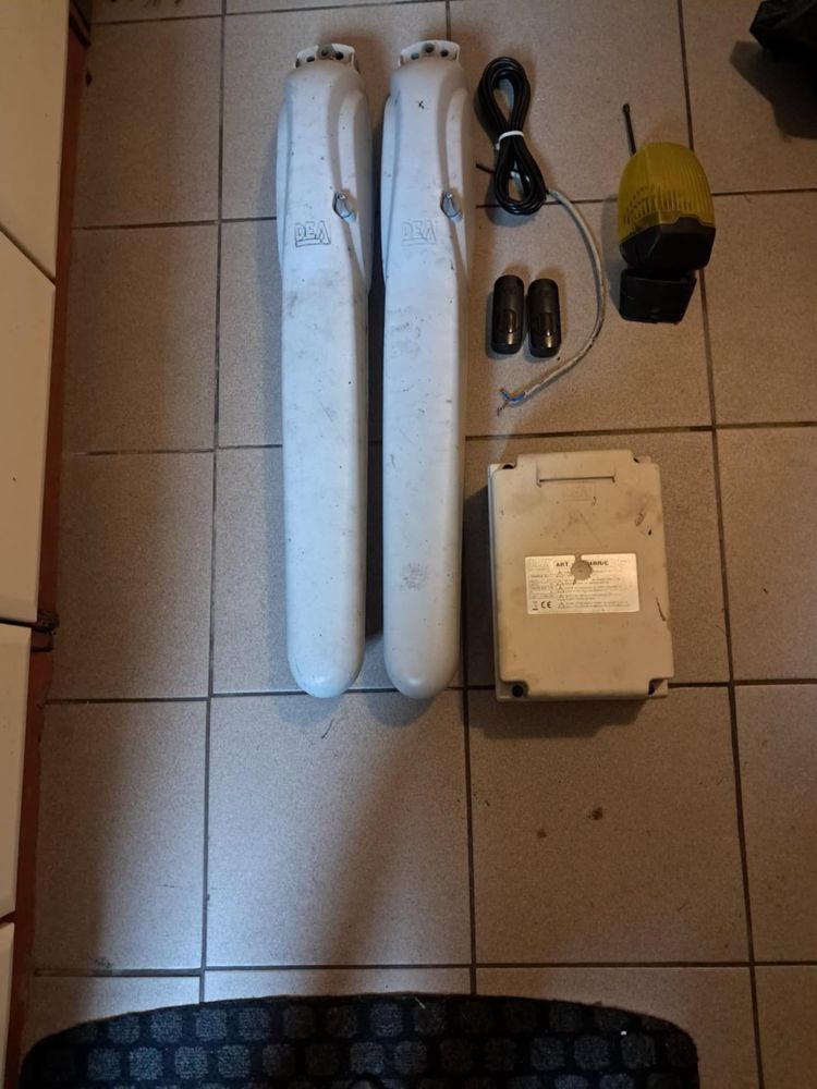 Napęd do bramy Dea MAC (automat, pilot, mechanizm, centrala)