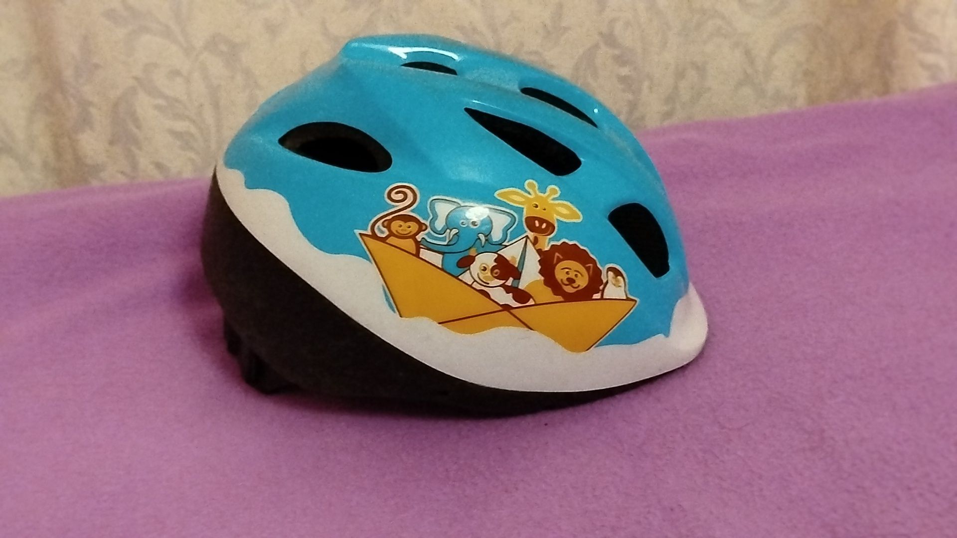 Kask dziecięcy z motywem zwierzątek – rozmiar 46–53 cm