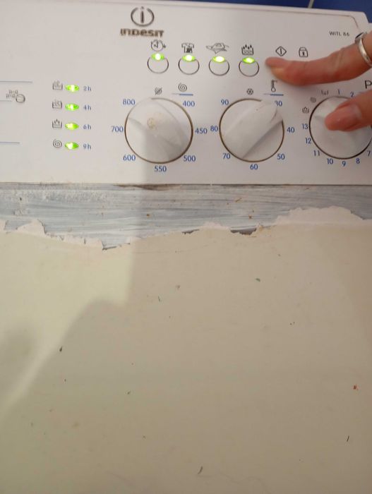 Пральна машинка Indesit WITL 86