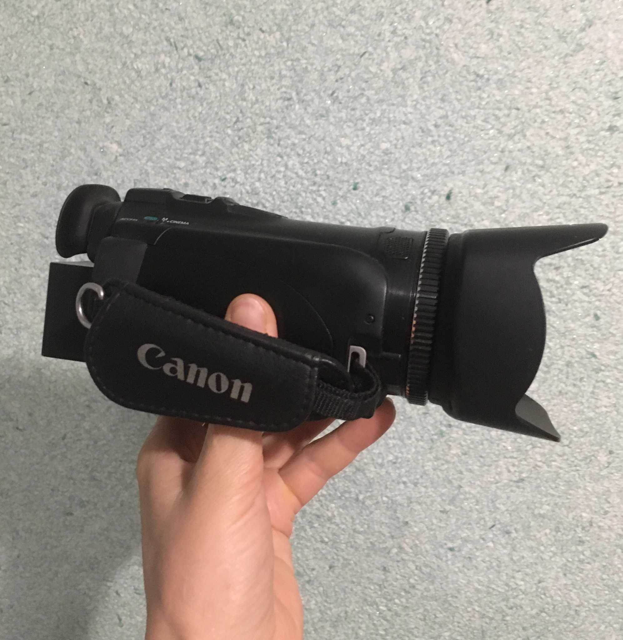 Відеокамера Canon LEGRIA HF G25