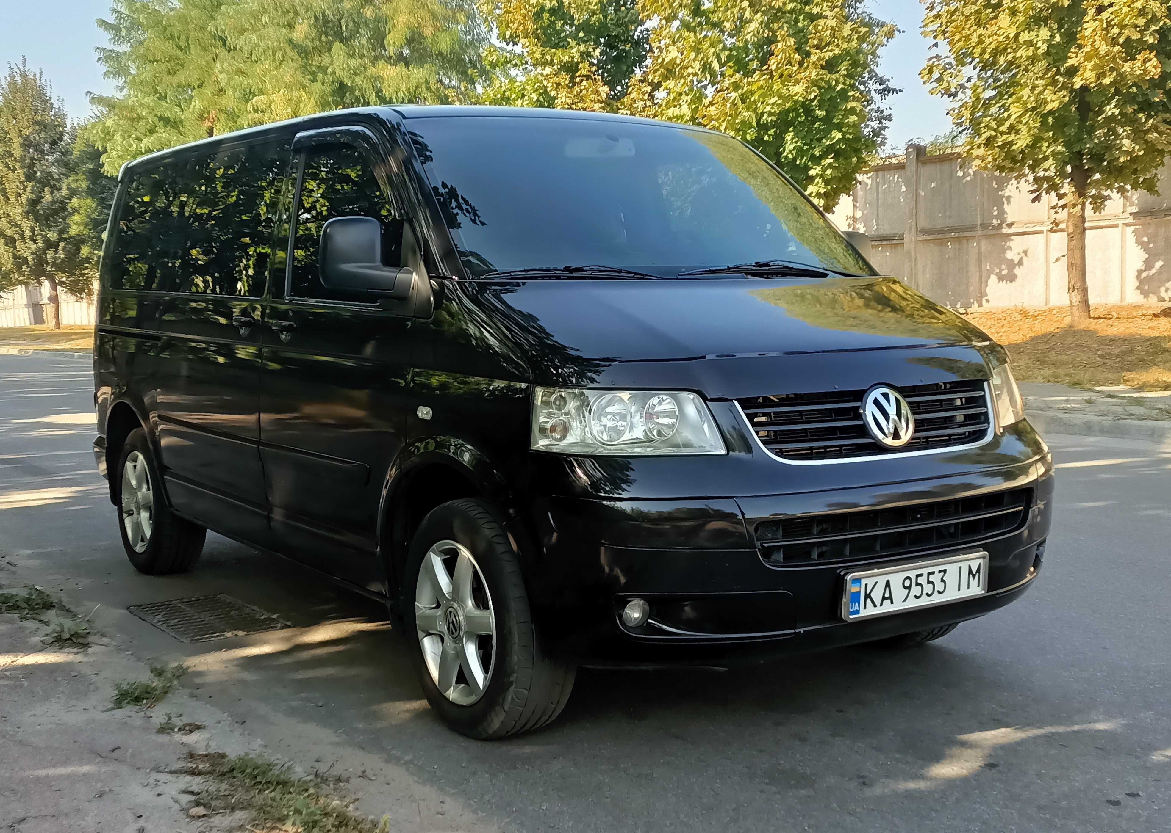 Volkswagen Transporter ( автомат )  в хорошем состоянии