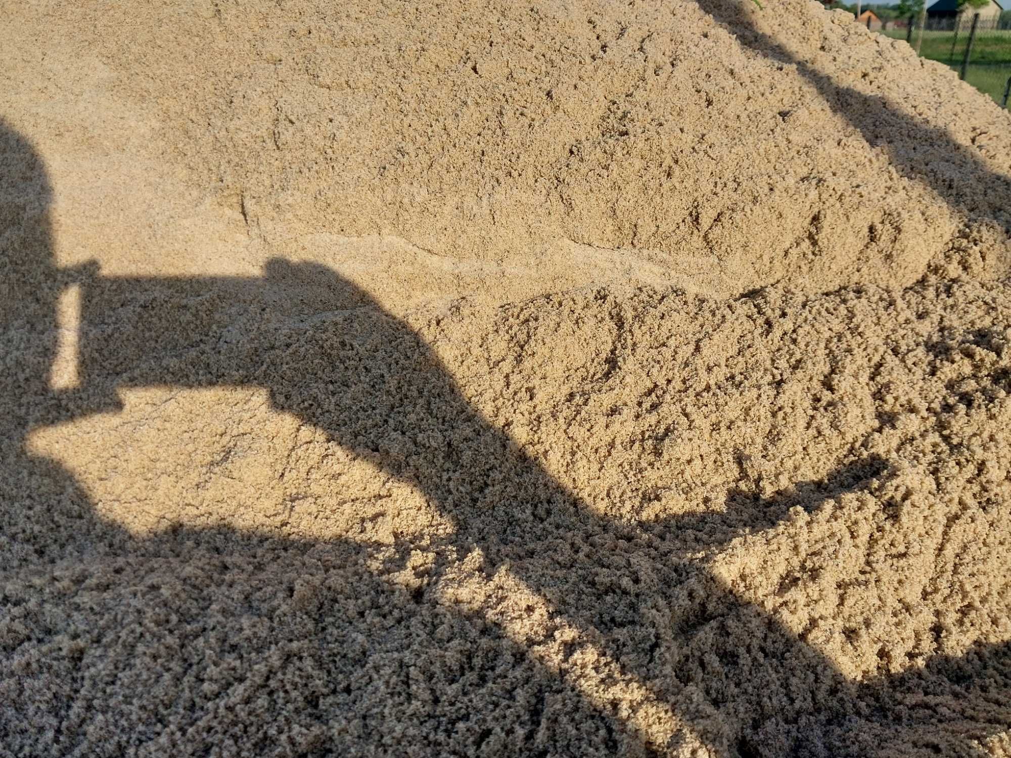 Piach / ziemia / żwir