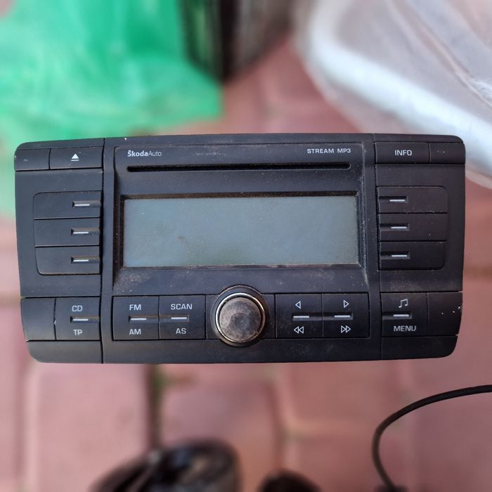 Магнітола skoda A5.(штатна)