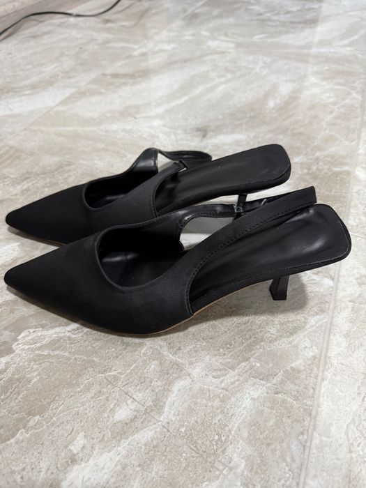 Туфлі на каблуку