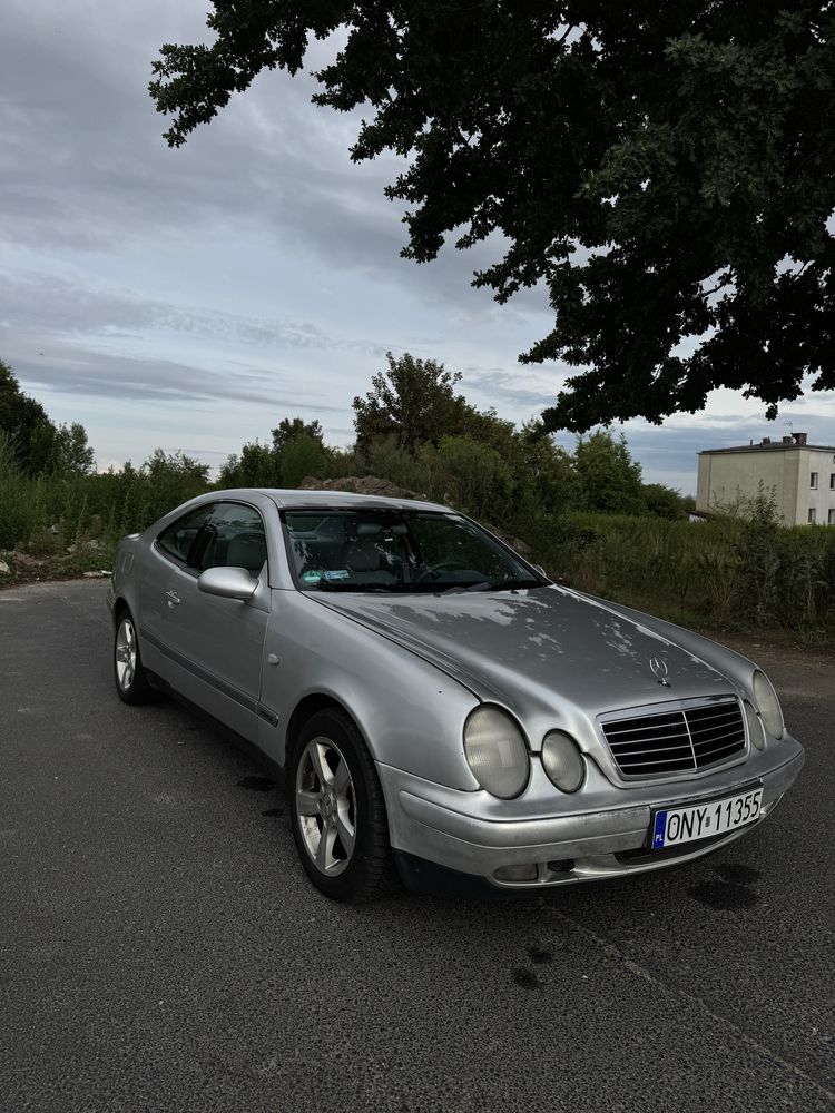 Mercedez Benz CLK200