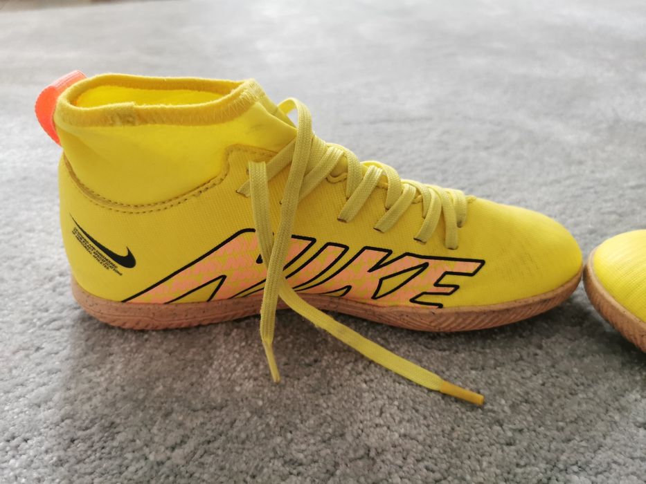 Halówki Nike Mercurial Superfly 9 rozm 35
