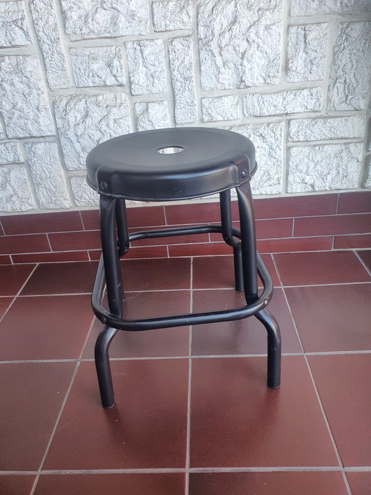 Nowe krzesło metalowe Ikea Raskog. Stabilne. Loft style
