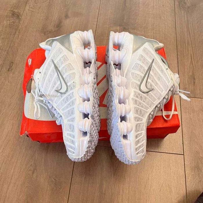 Buty-Trampk-Nike Shox White R.39