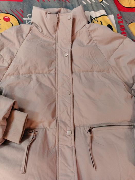 Зимова жіноча куртка