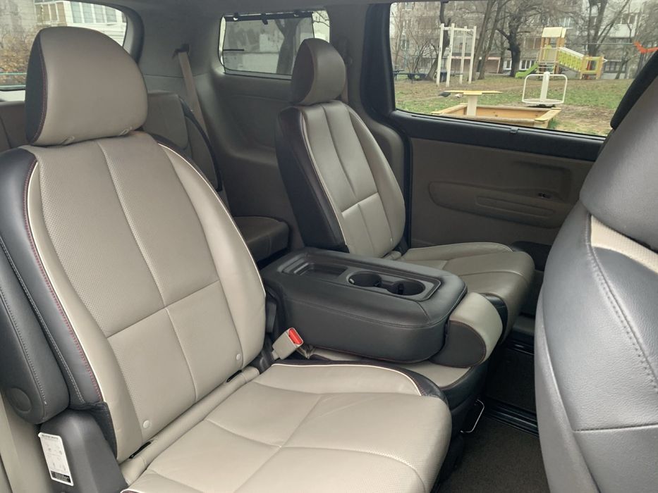 Автомобіль KIA SEDONA 2017