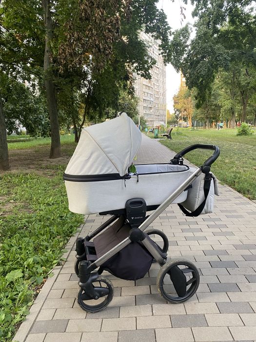 коляска invictus 2в1. торг