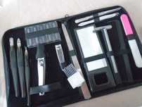 zestaw do manicure w etui gratis