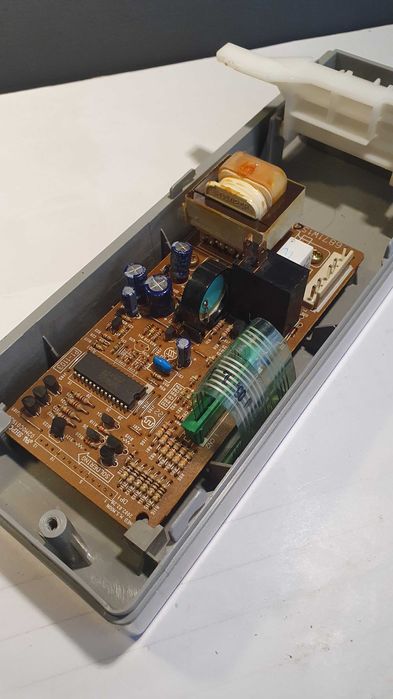 Panel przedni kuchenka mikrofala Panasonic NNE252W