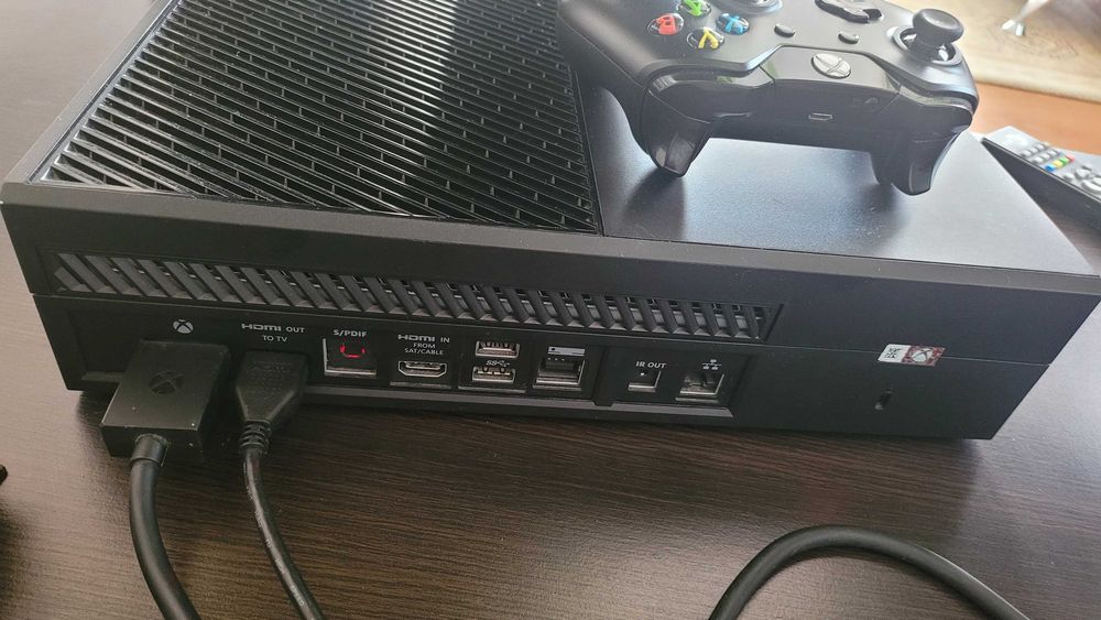 Ігрова приставка Microsoft Xbox One