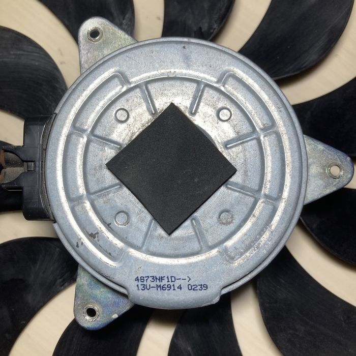 Вентилятор радиатора Nissan в сборе 4873NF1D