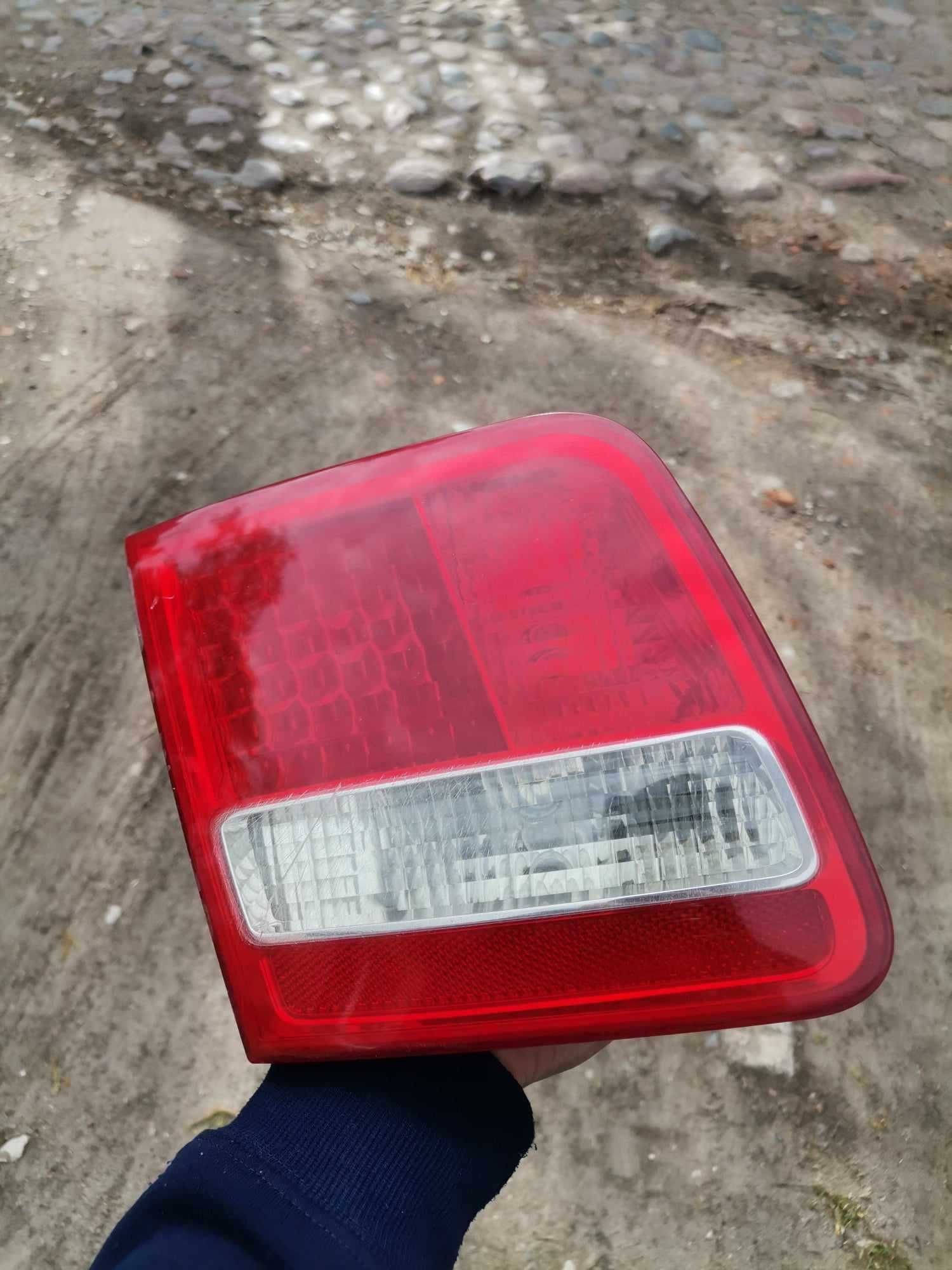 Lampa Lewy Tył Klapa Bagażnika Audi A8 D3