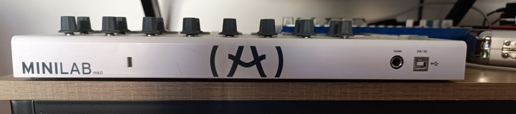 Arturia Minilab MK2 (Portes Portugal Continental incluído)