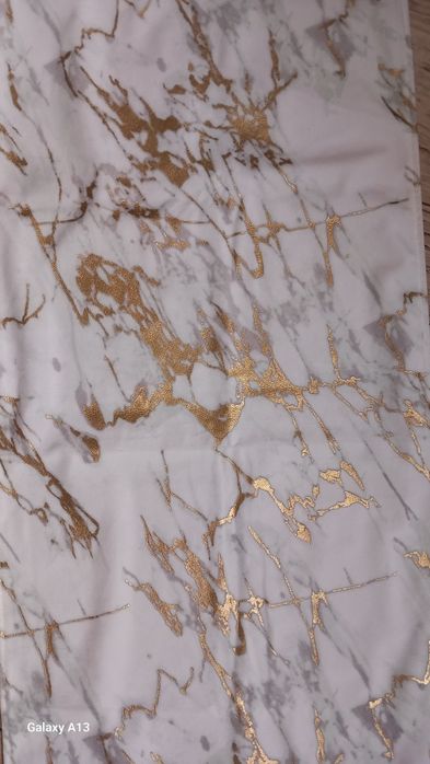 Bieżnik piękny na uroczyste okazje złoty