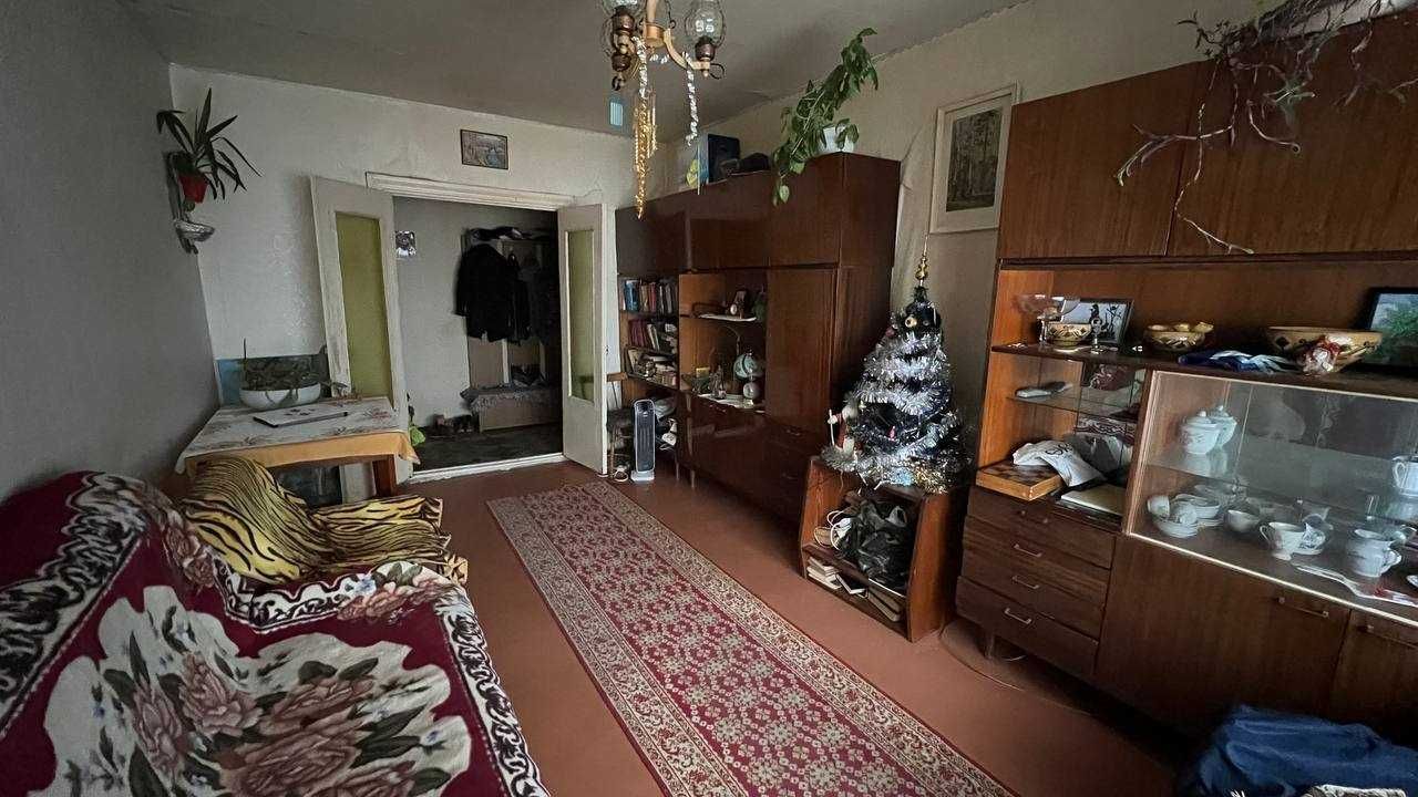 Продається 2-к квартира смт. Іванків , Київська обл - 20000$