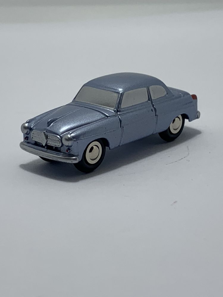 ( V ) _ Borgward Isabella Schuco Piccolo 1:90