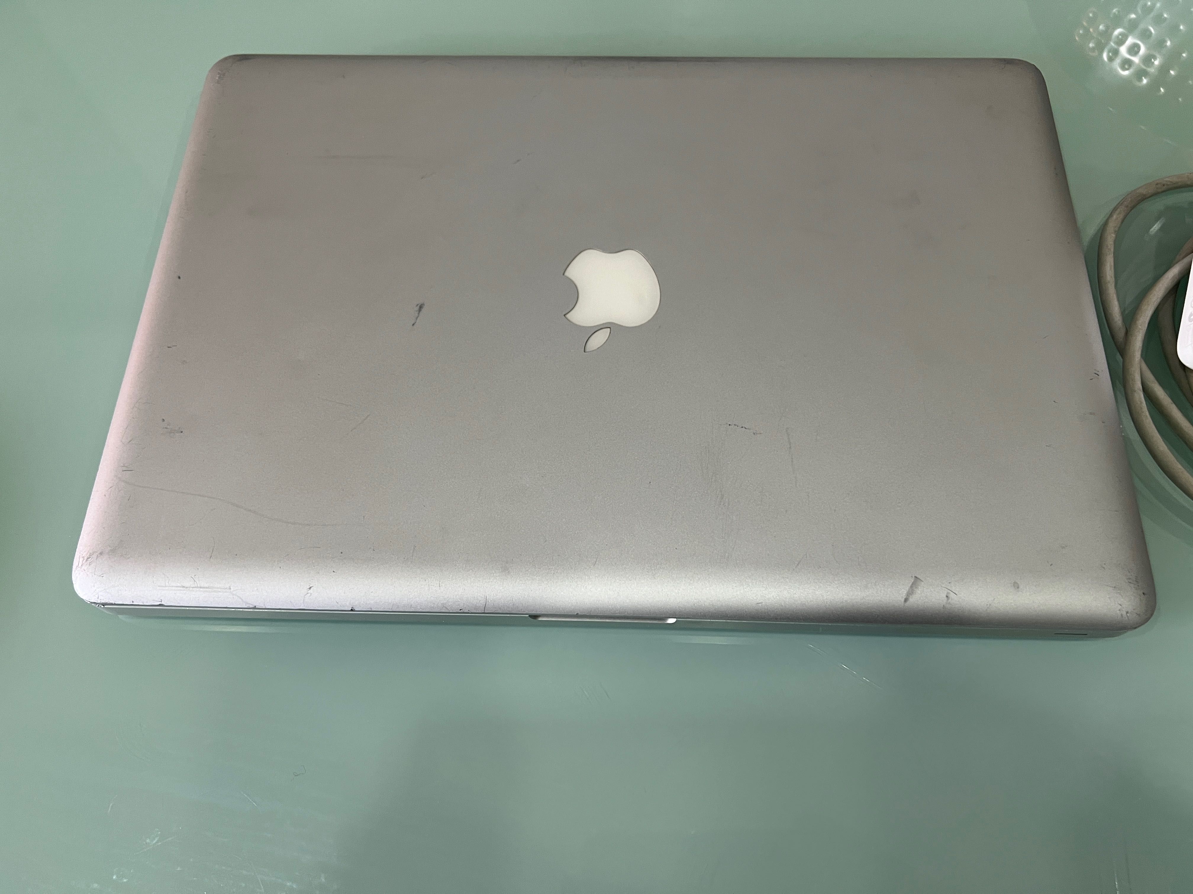 Apple MacBook Pro 15" A1286 - i7 2.4 - 8GB - 256SSD