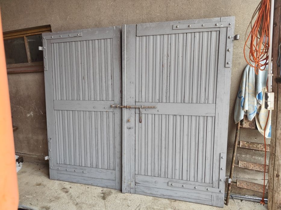 Drzwi garażowe drewniane