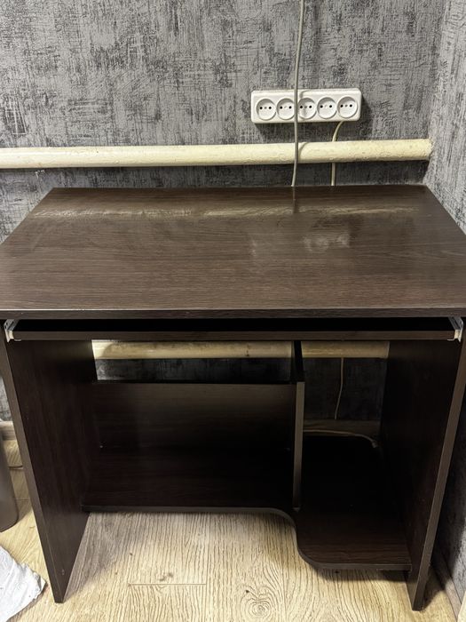 Продам стол, самовывоз