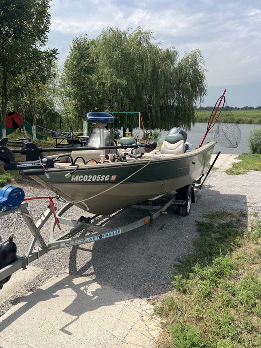 човен Tracker Pro Guide V-16 + двигун Yamaha F70