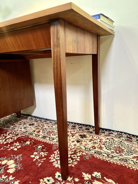 Biurko PRL Typ 20-21 patyczak M Puchała orzech mat vintage renowacja