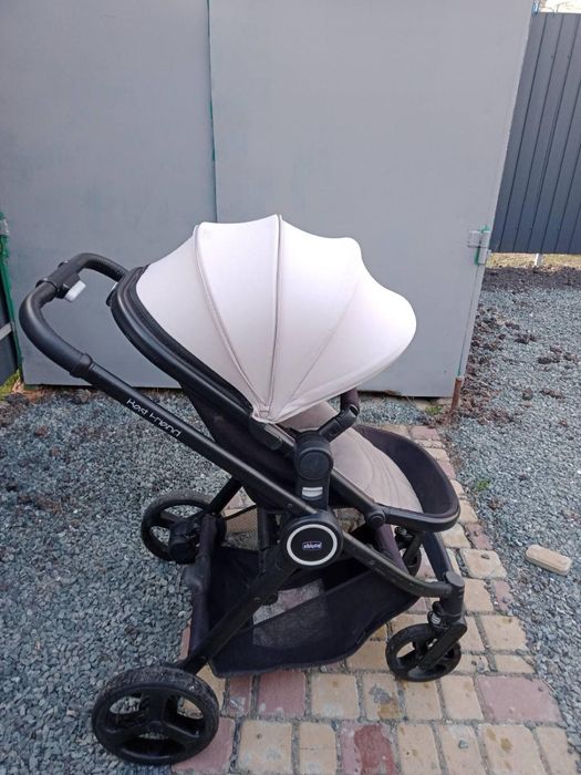 Продам Дитячу коляску CHICCO 2 в 1