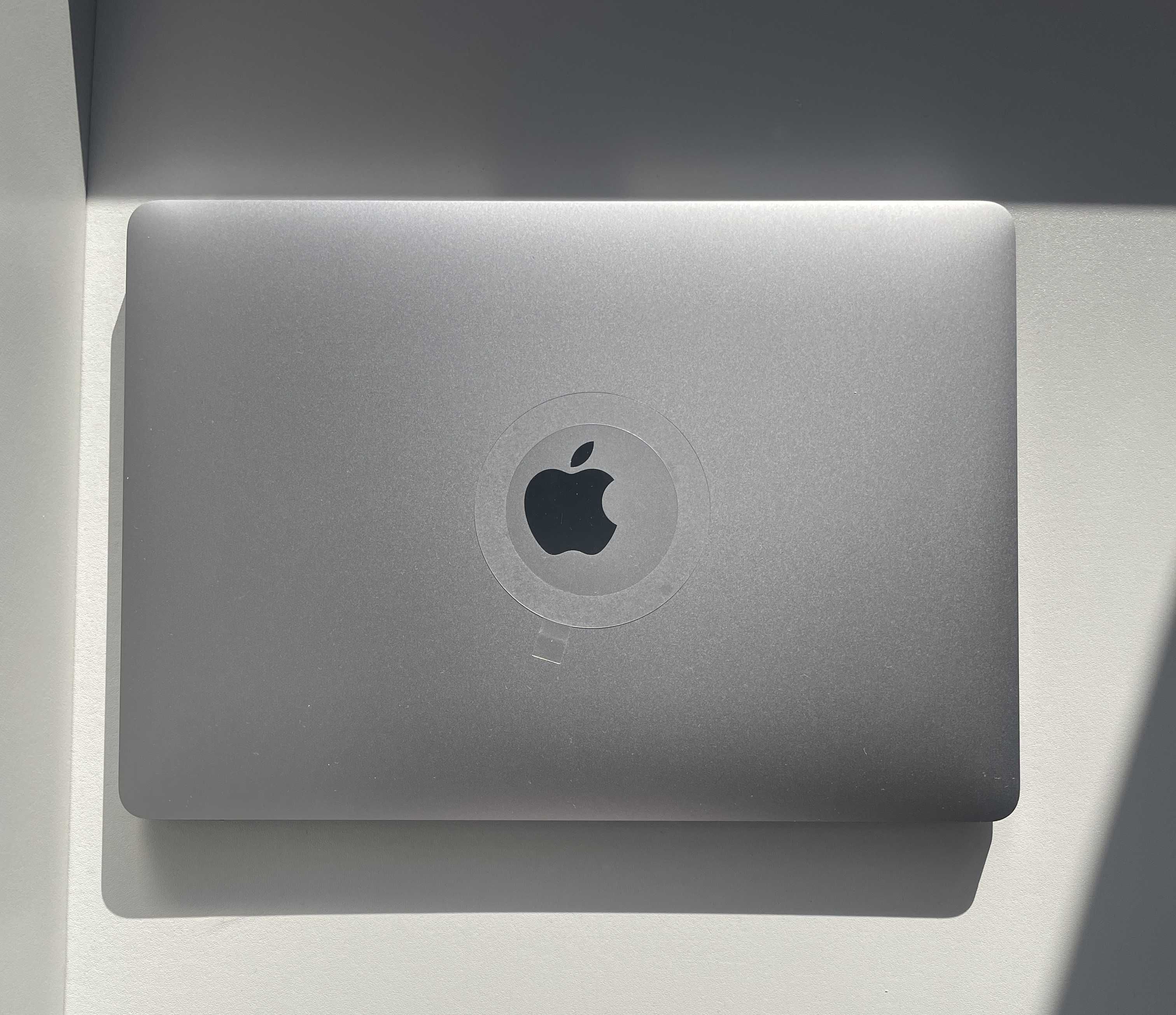 MacBook Pro 13 M2 2023 16 gb Гарантия Apple Care+ 1.12.2025 Цена 920$
