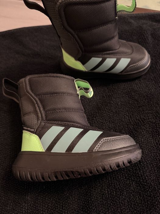 Зимові черевики adidas