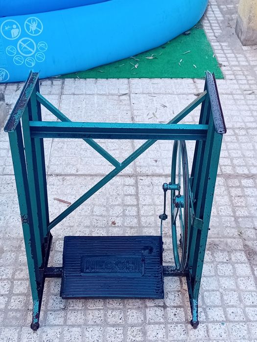 Pes de maquina de costura antiga