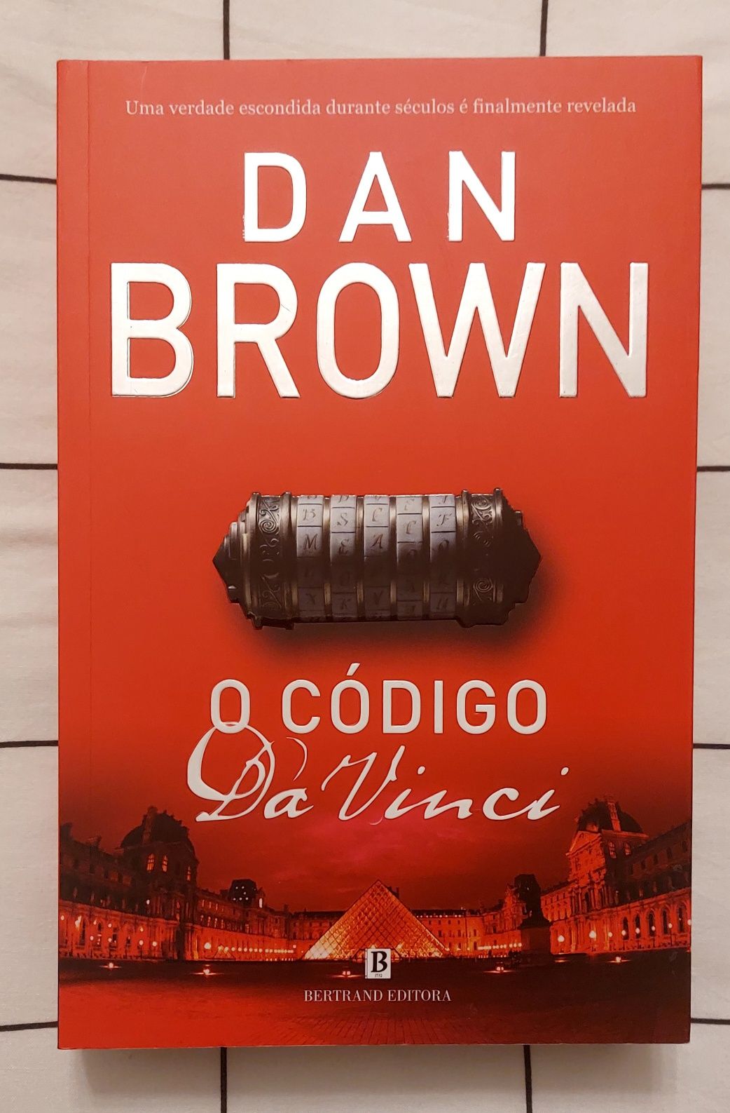 "O Código DaVinci" de Dan Brown