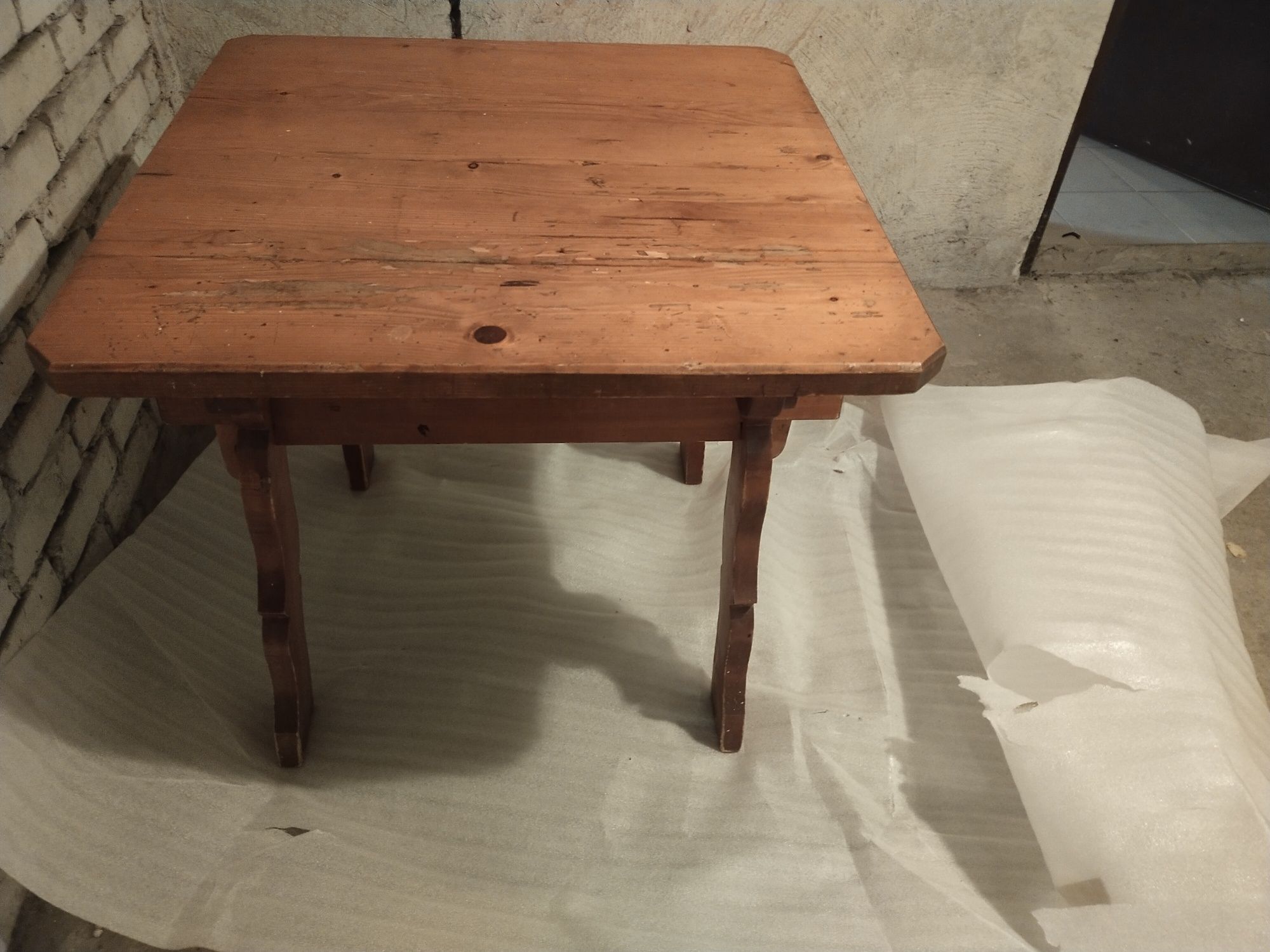 Stół drewniany w stylu góralskim 80x80