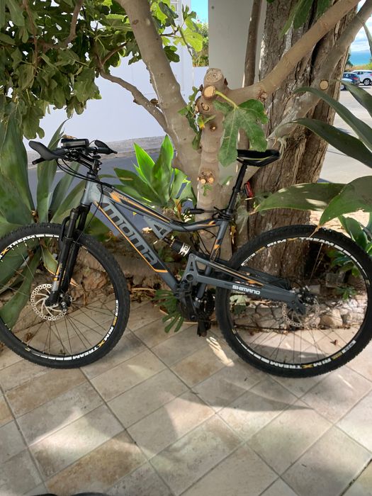 Bicicleta full suspension 29”