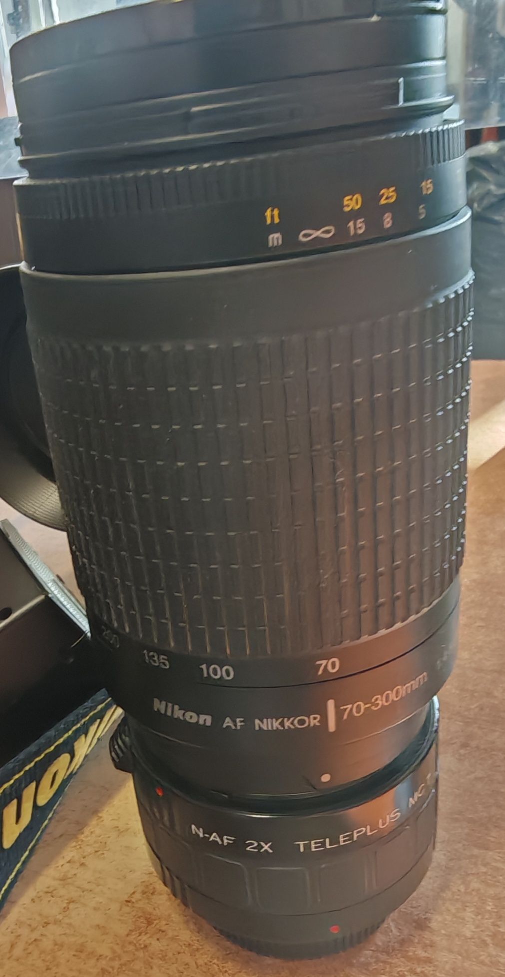 Nikon D70 Plus 2 obiektywy i lampa