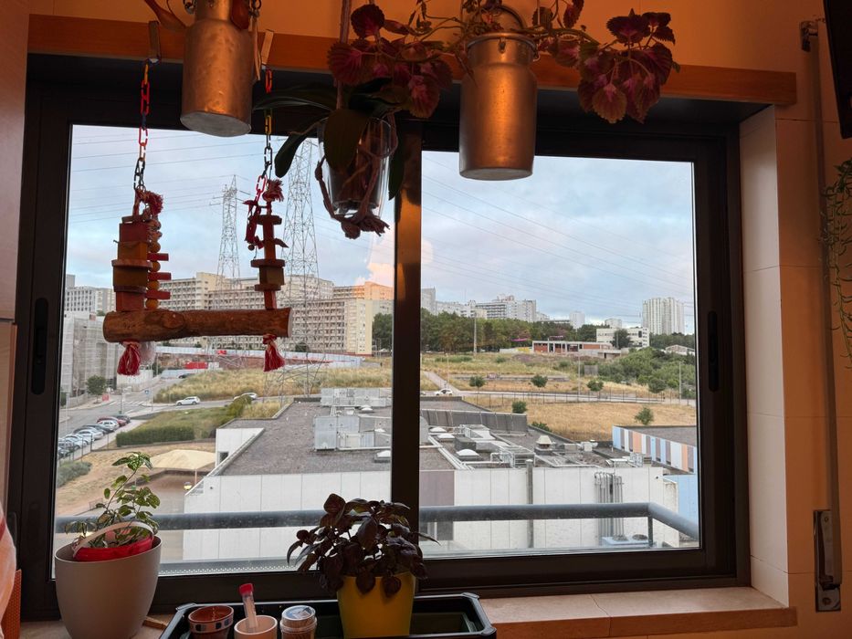 Apartamento T2 + 2 parqueamentos em Loures