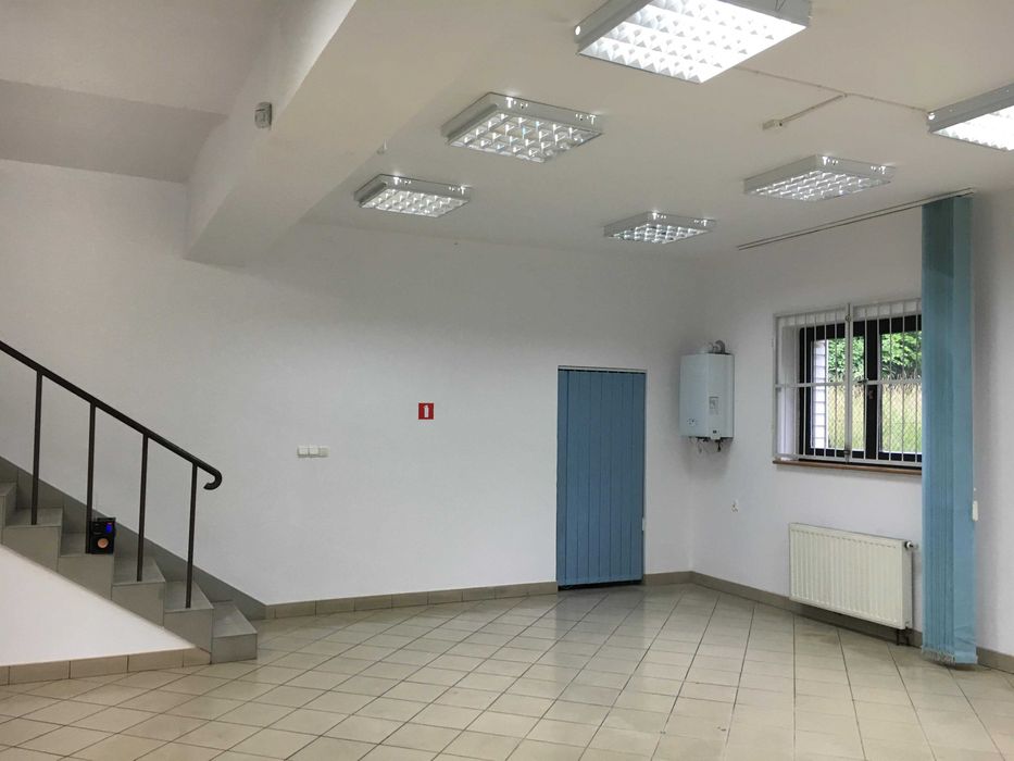 Lokal na wynajem 120m, wejście normalne + garażowe, duży parking