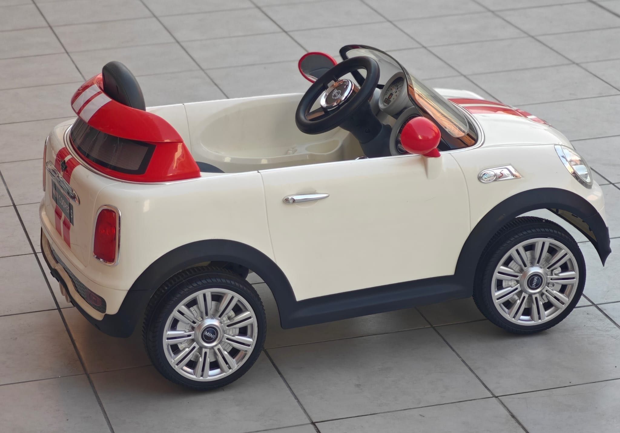 Carro elétrico criança